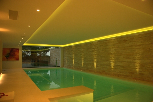 Luxus-Innenpool-Wellness-RGB-LED-Steuerung-Licht-Stimmung-2